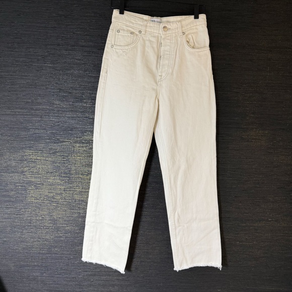 Zara Women’s Cream Ivory Straight-Leg Jeans Raw Hem High Waisted Button Fly Sz 4 - Picture 1 of 12